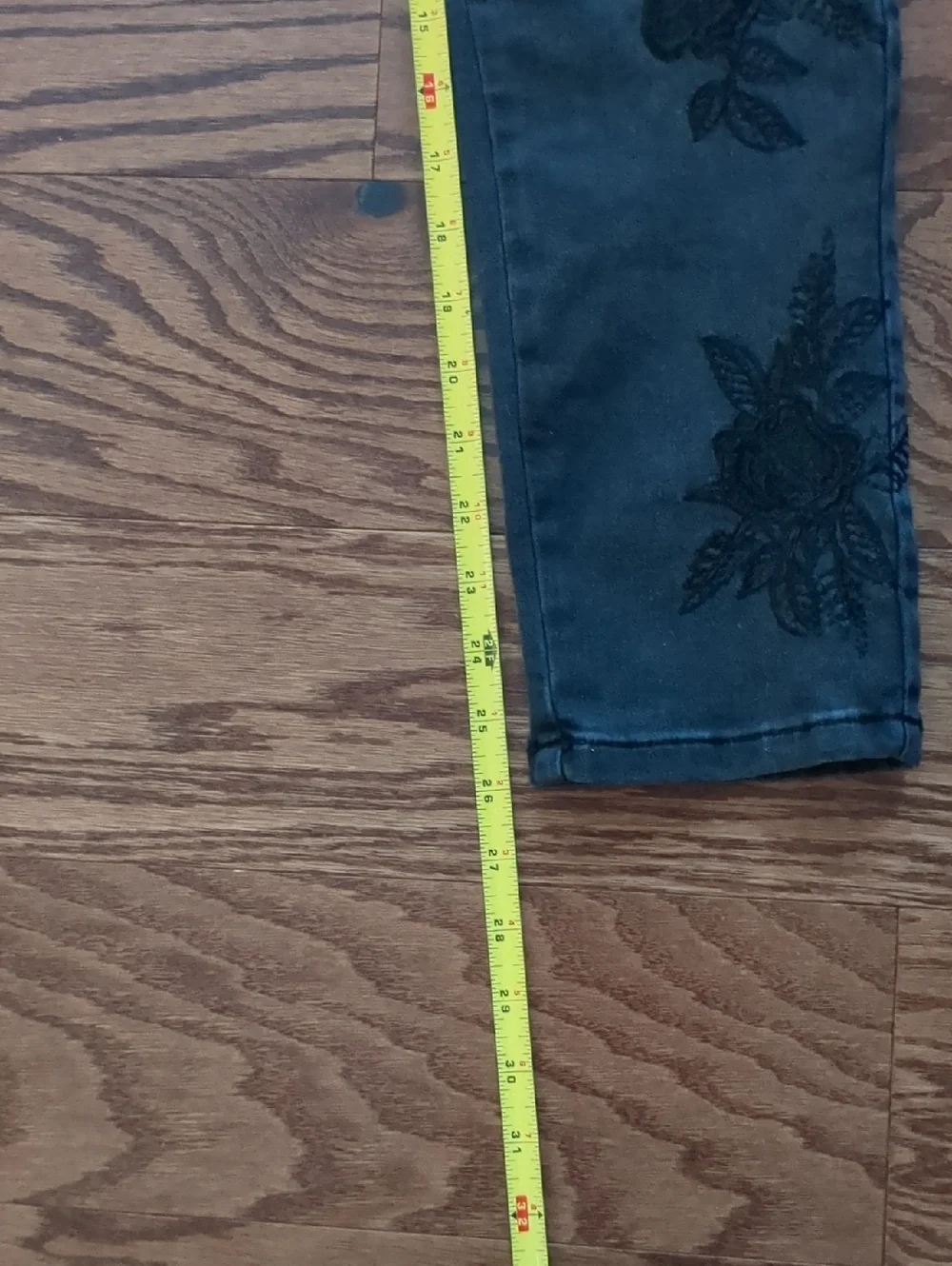 Embroidered Pants - Picture 4 of 6